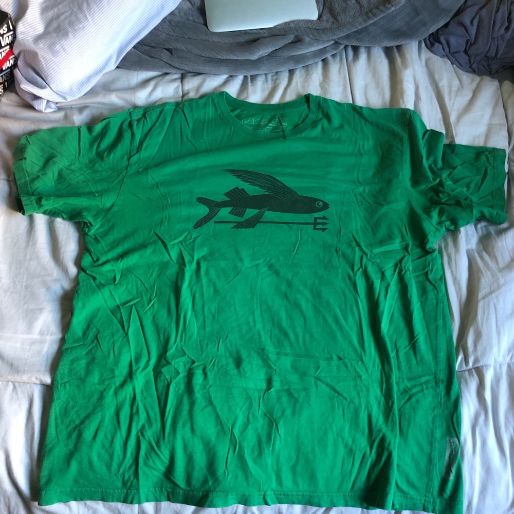 SOLD Patagonia organic cotton green fish shirt XL